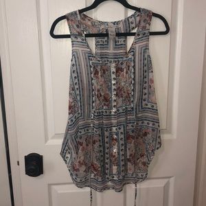 Tan and Turquoise American Rag Top🦋